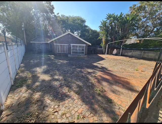 266M² BUILDING FOR SALE IN RUSTENBURG CENTRAL